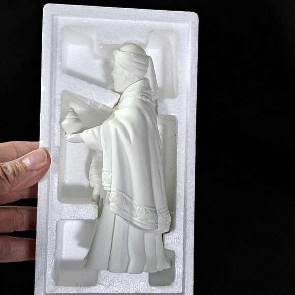 1982 Avon Nativity Collectibles THE MAGI BALTHASAR WISEMEN Porcelain Figure box - Picture 12 of 12